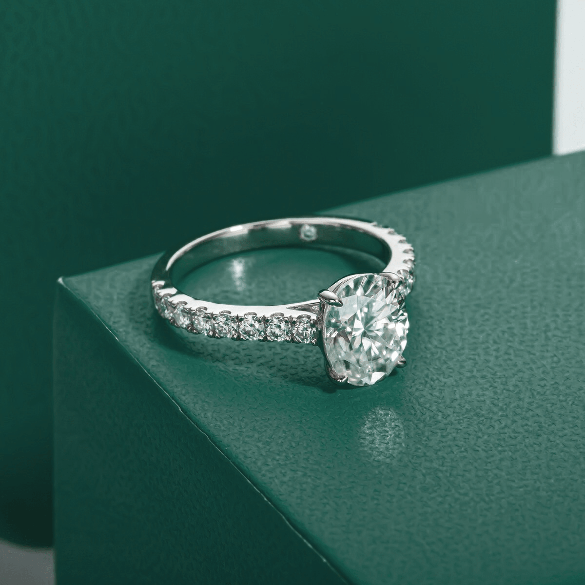 Anel Oval Moissanite Moissanite - Momi Jewel