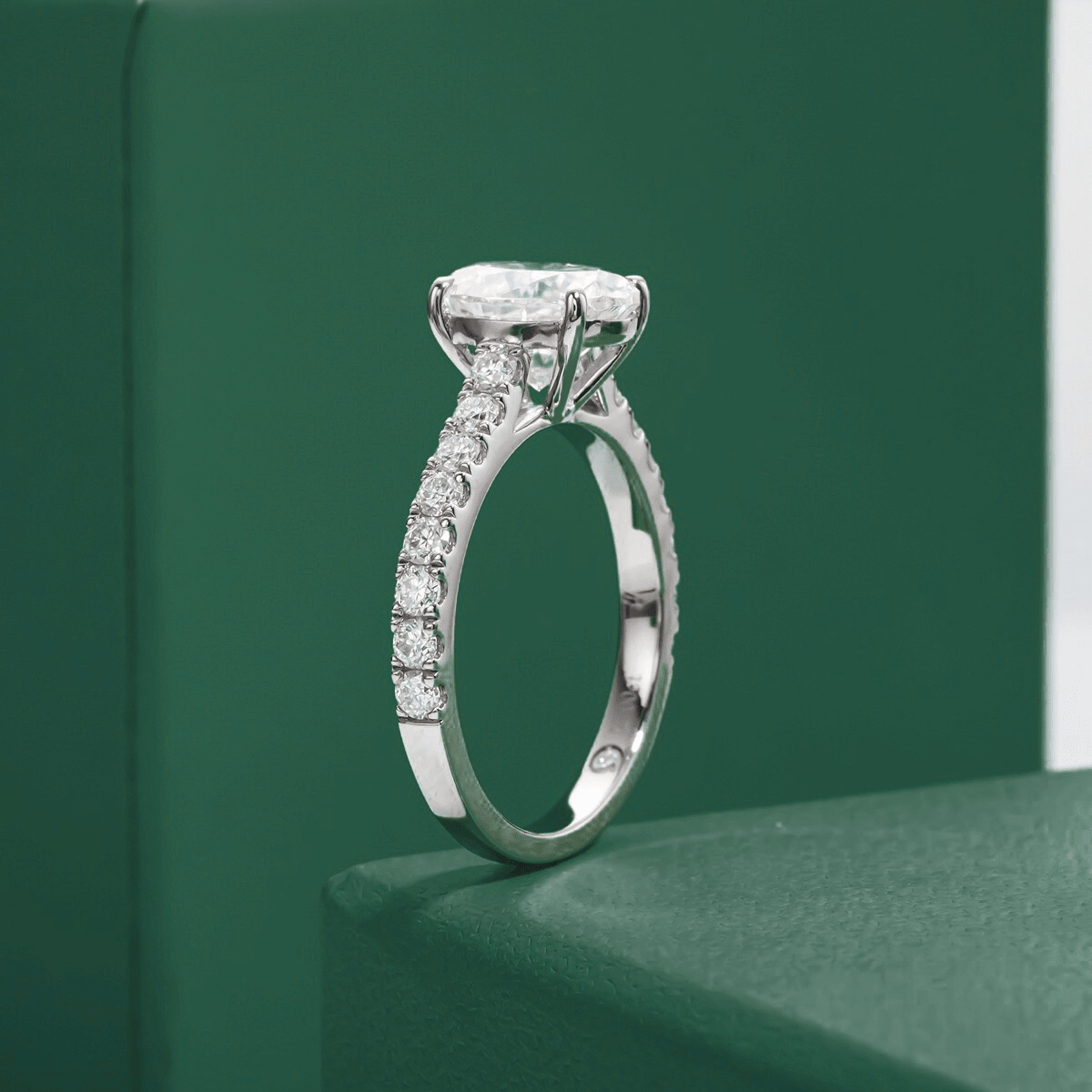 Anel Oval Moissanite Moissanite - Momi Jewel