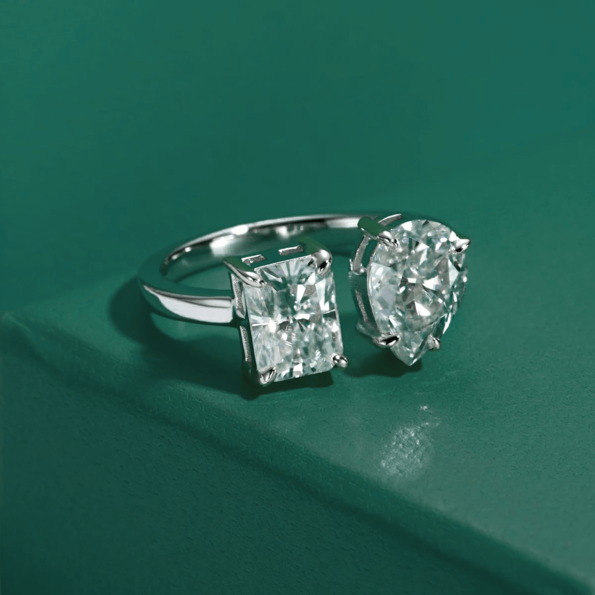 Anel Radiant Pear Moissanite Moissanite - Momi Jewel
