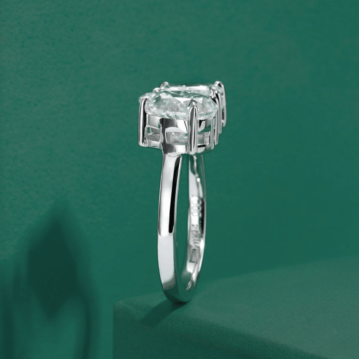 Anel Radiant Pear Moissanite Moissanite - Momi Jewel
