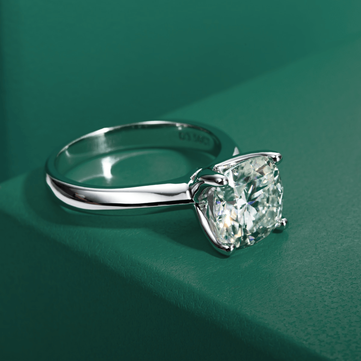 Anel Solitário Cushion Moissanite Moissanite - Momi Jewel