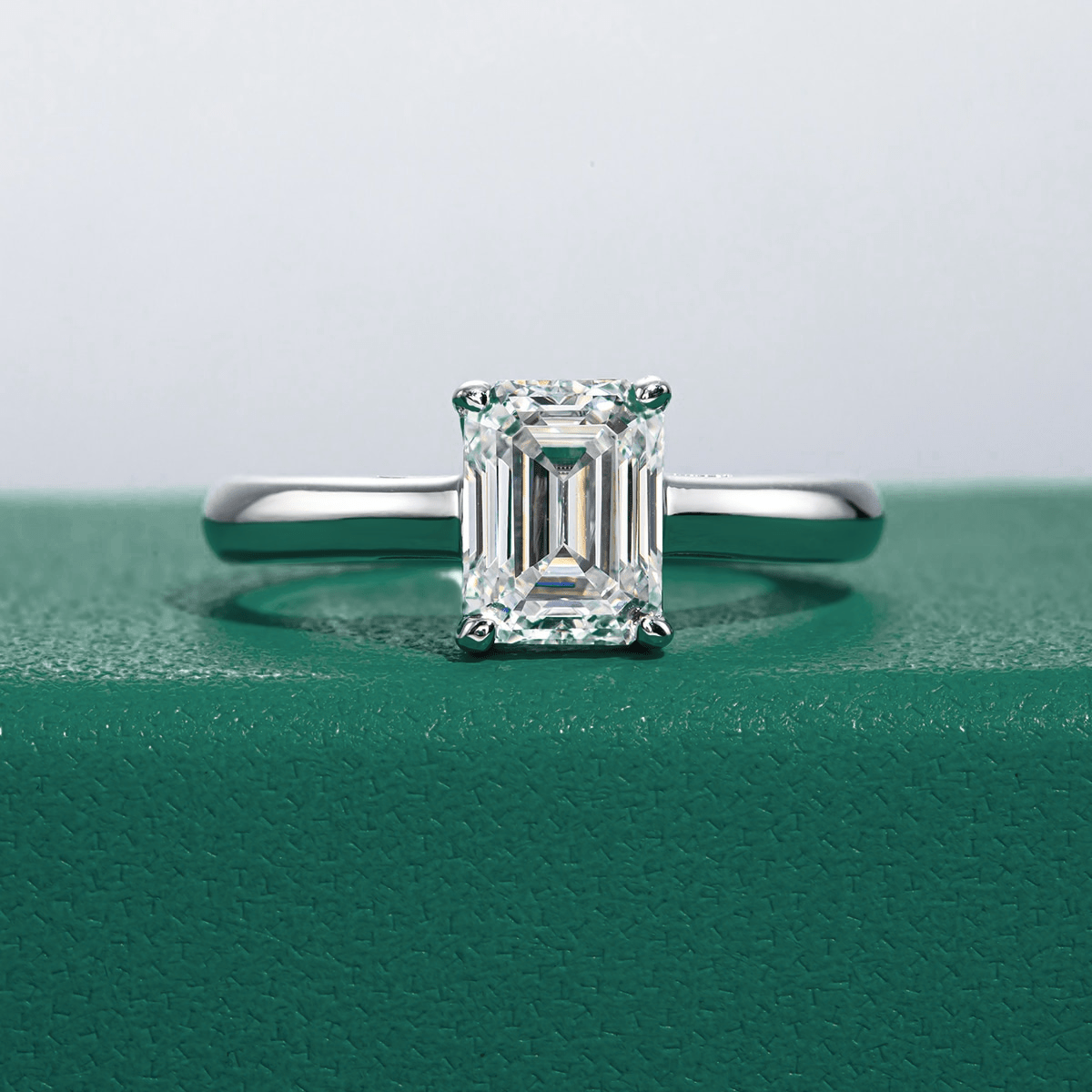 Anel Solitário Esmeralda Moissanite Moissanite - Momi Jewel