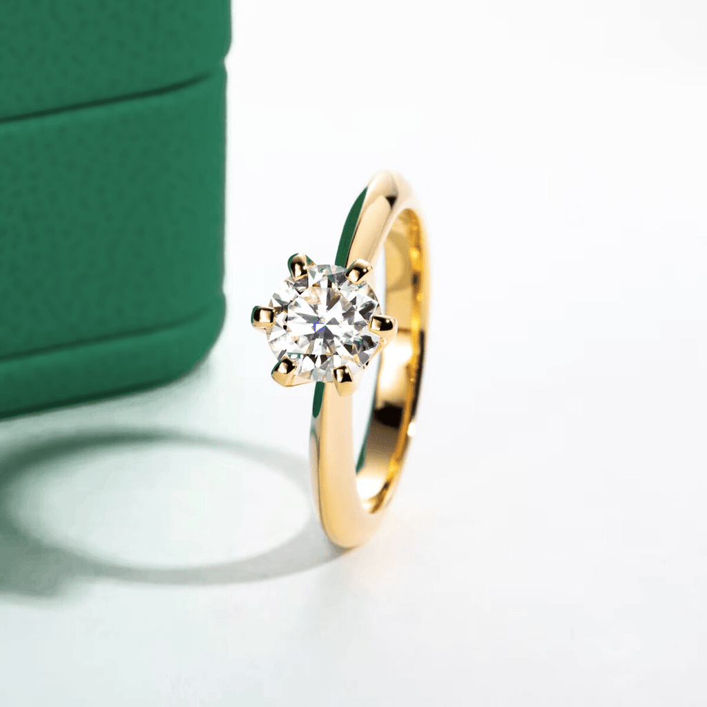 Anel Solitário Gold Moissanite Moissanite - Momi Jewel