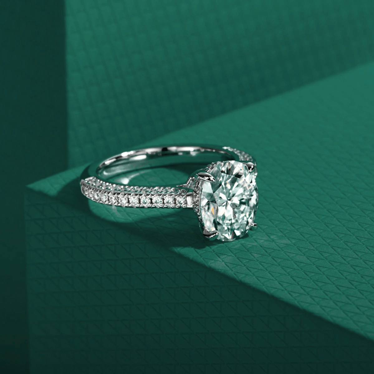 Anel Solitário Oval Pavé Moissanite Moissanite - Momi Jewel