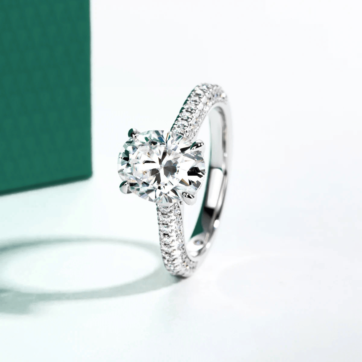 Anel Solitário Oval Pavé Moissanite Moissanite - Momi Jewel