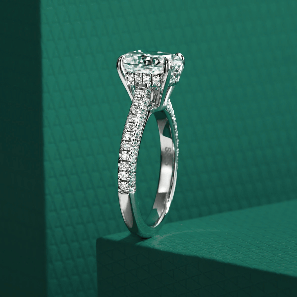 Anel Solitário Oval Pavé Moissanite Moissanite - Momi Jewel