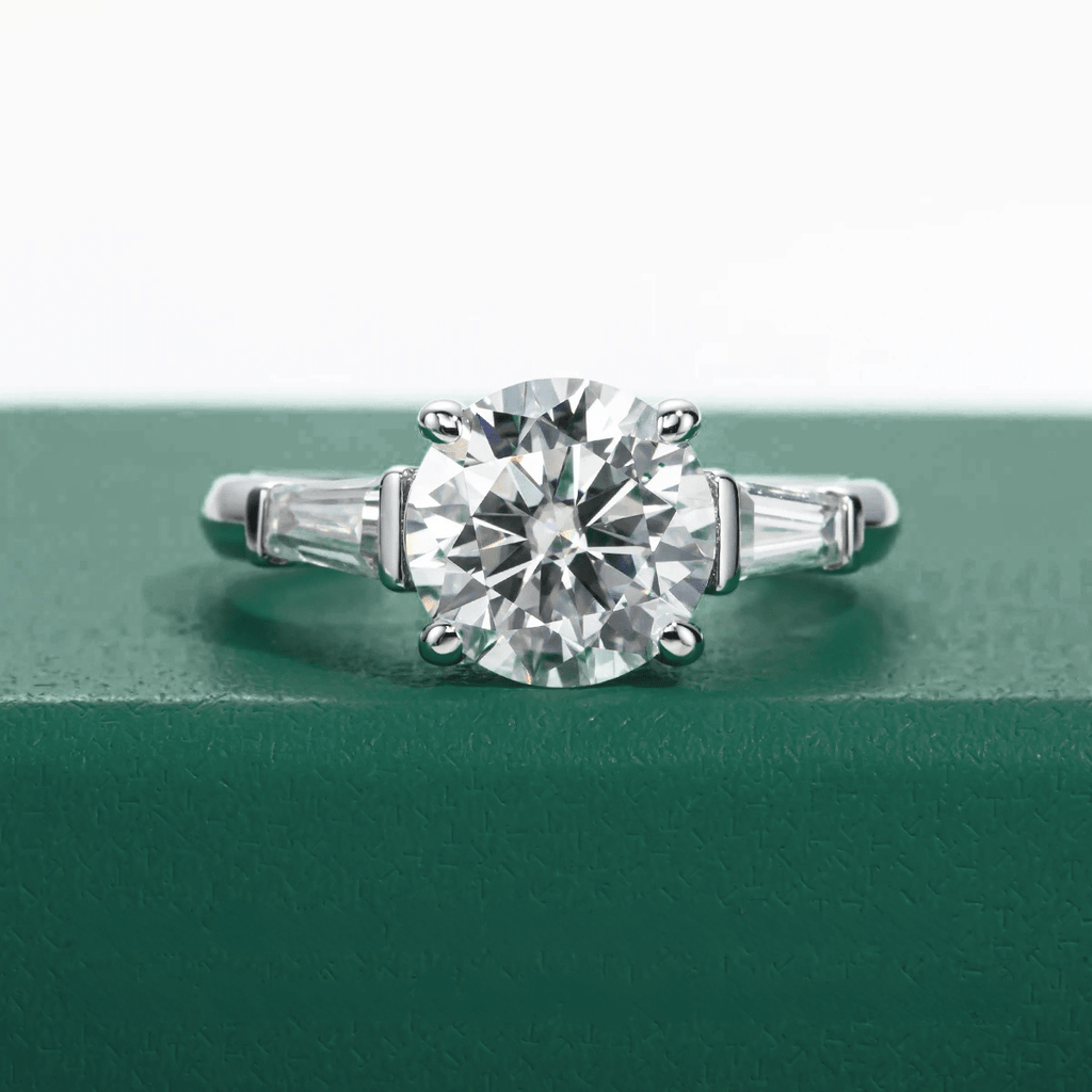 Anel Tríade Brilhante Moissanite Moissanite - Momi Jewel