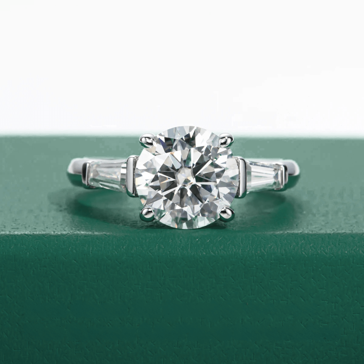Anel Tríade Brilhante Moissanite Moissanite - Momi Jewel