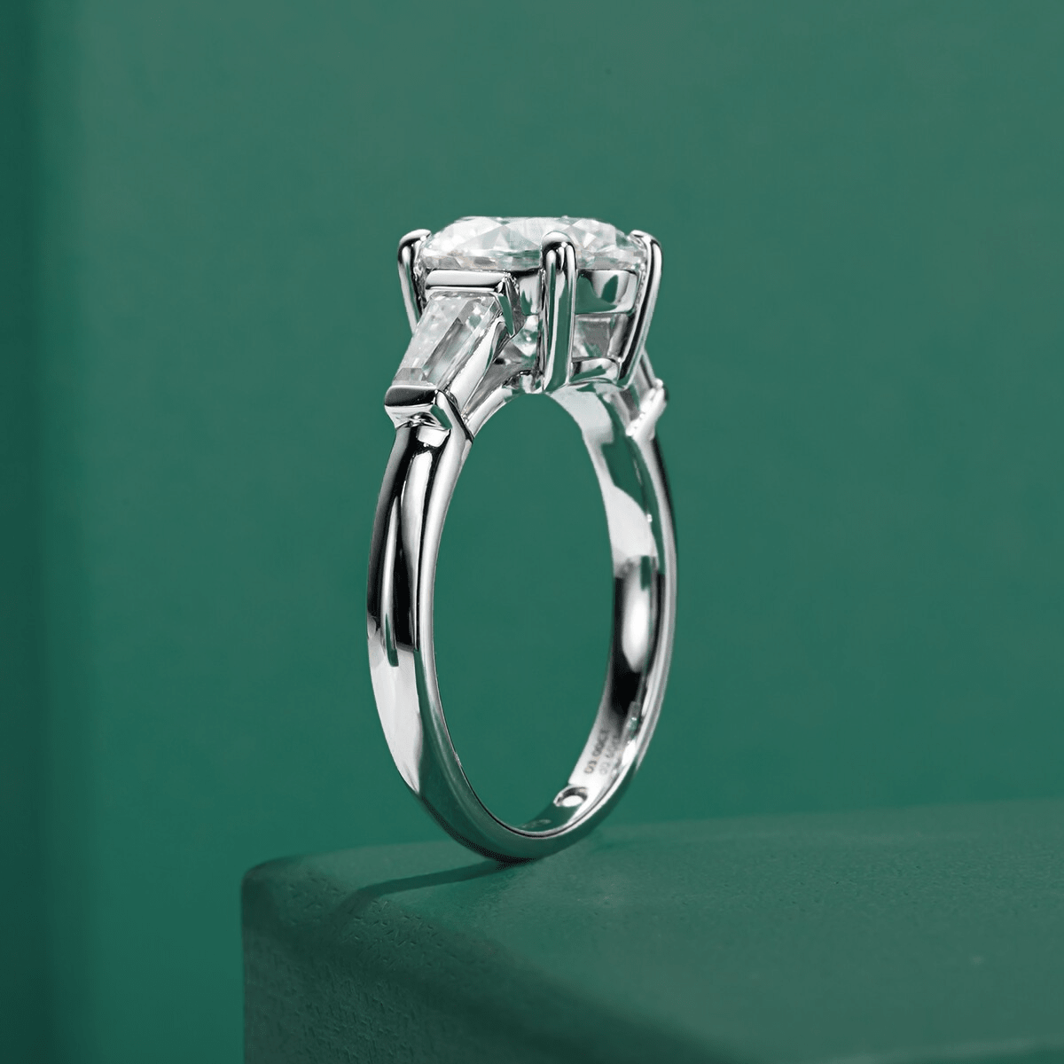 Anel Tríade Brilhante Moissanite Moissanite - Momi Jewel