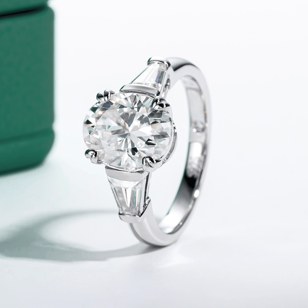 Anel Tríade Oval Moissanite Moissanite - Momi Jewel
