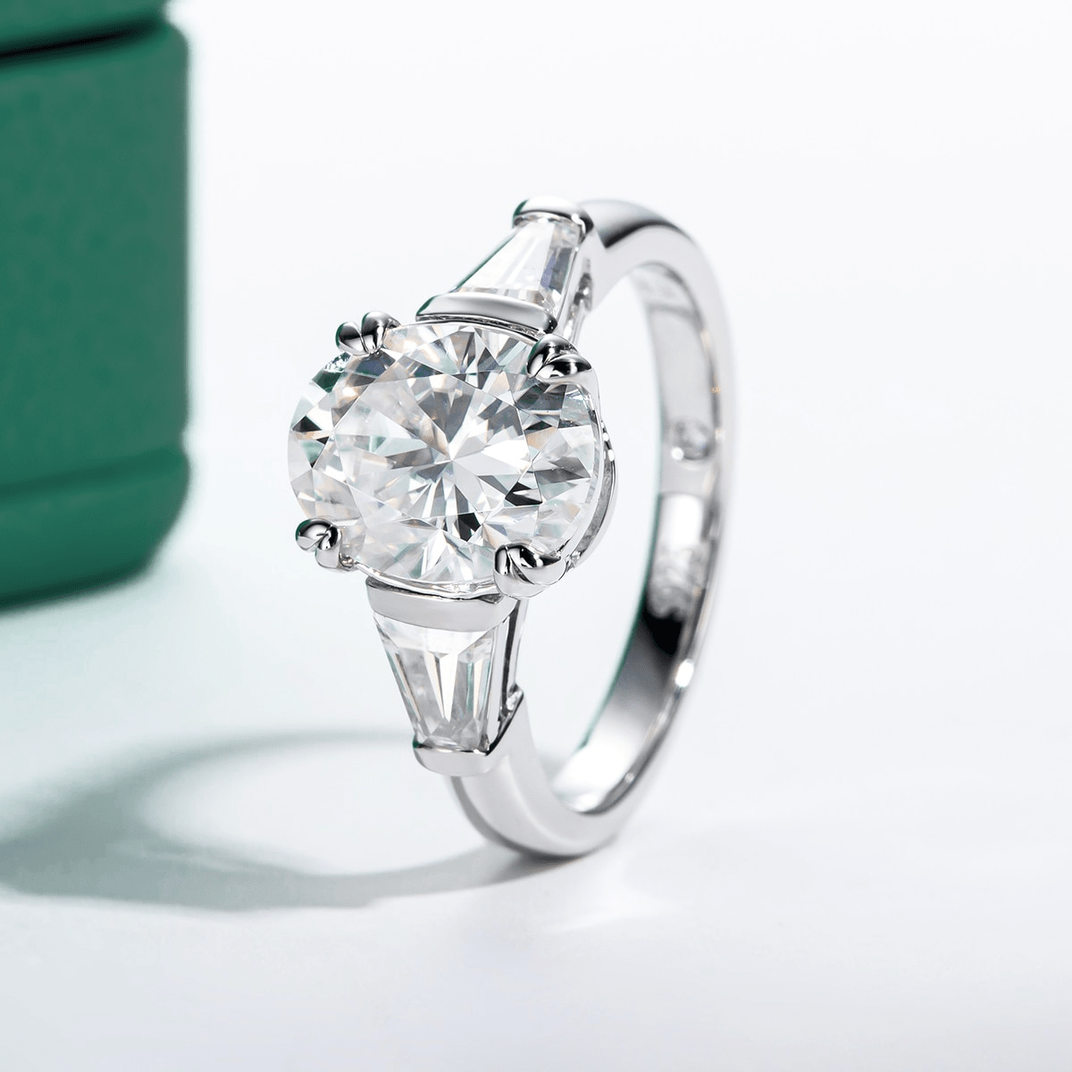 Anel Tríade Oval Moissanite Moissanite - Momi Jewel