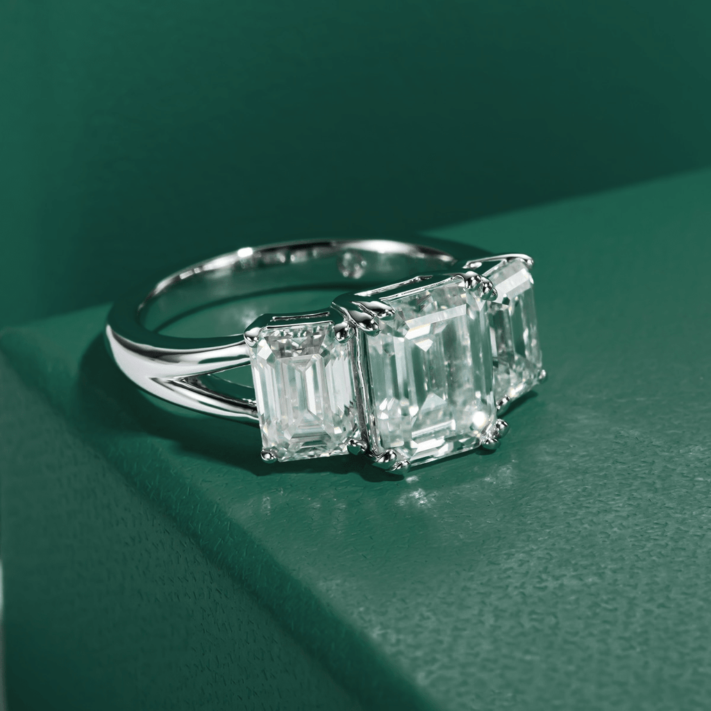 Anel Trilogy Esmeralda Moissanite Moissanite - Momi Jewel
