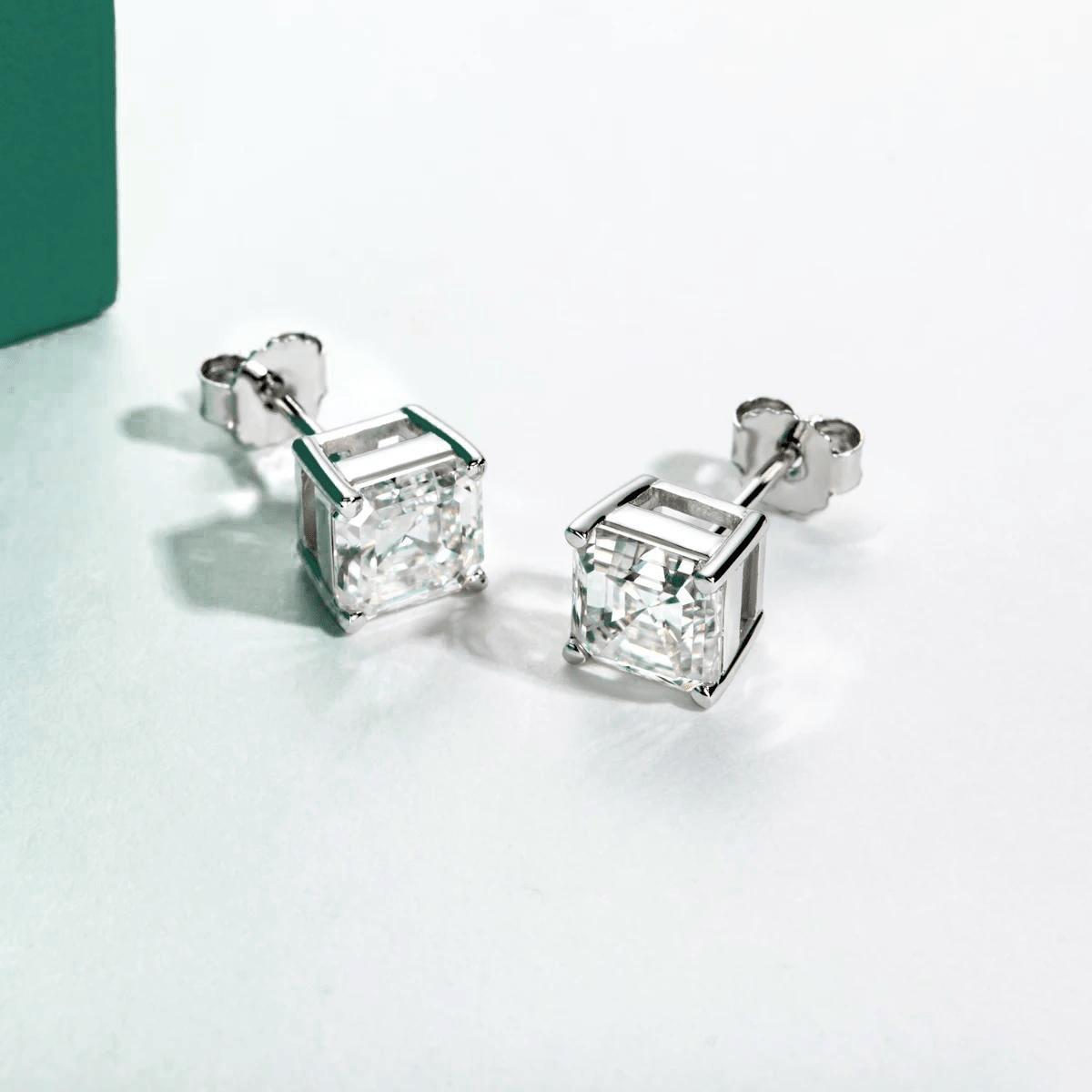 Brinco Asscher Haste em Ouro 10k Moissanite - Momi Jewel