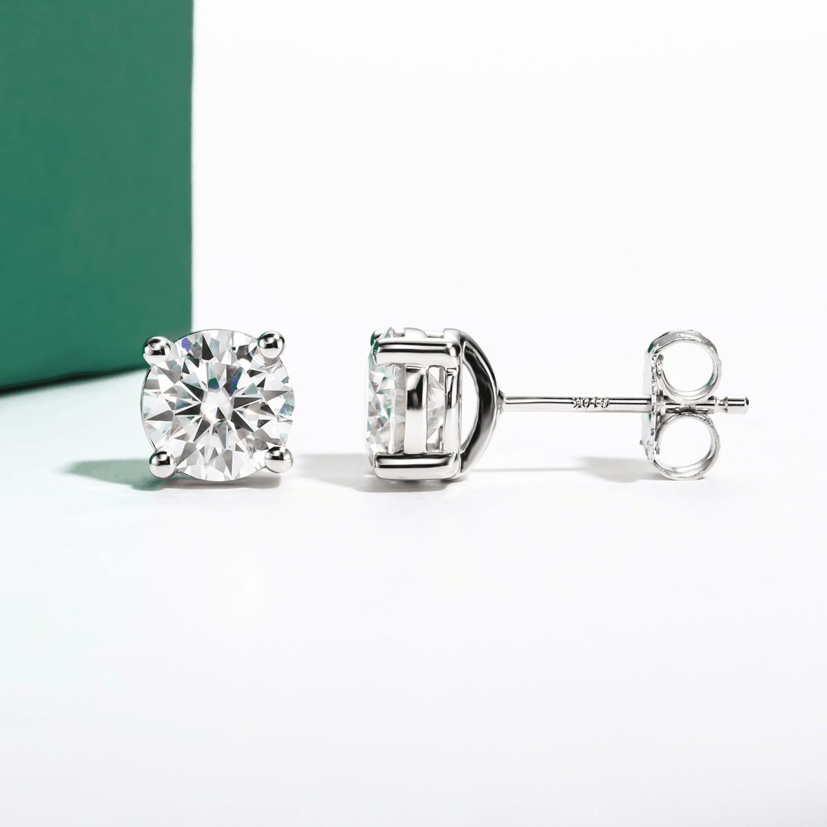 Brinco Brilhante Haste em Ouro 10k Moissanite - Momi Jewel