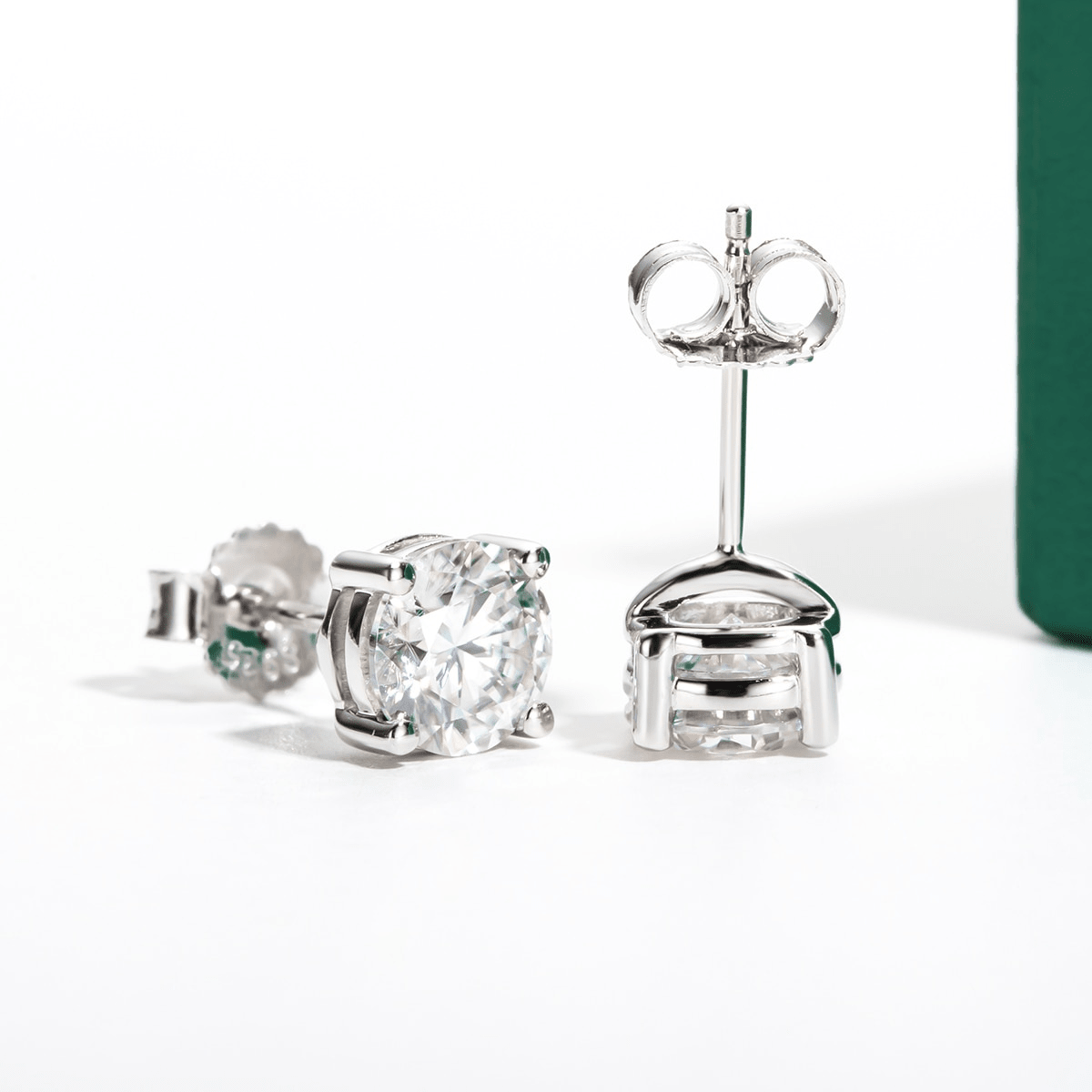Brinco Brilhante Haste em Ouro 10k Moissanite - Momi Jewel