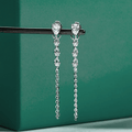 Brinco Cascade Pear Moissanite Moissanite - Momi Jewel