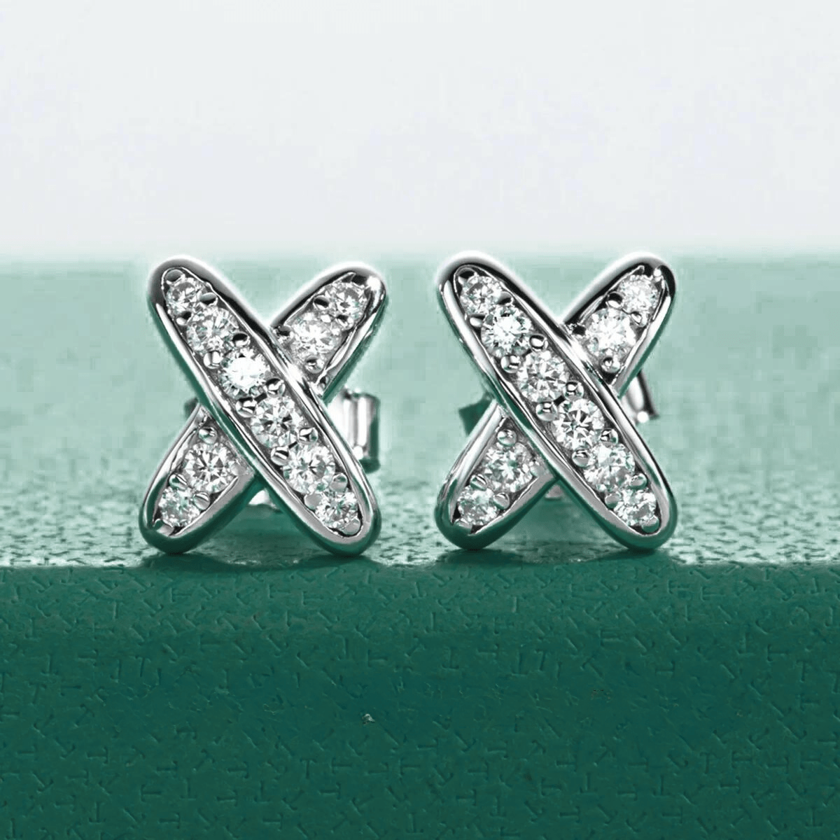 Brinco Cross Moissanite Moissanite - Momi Jewel