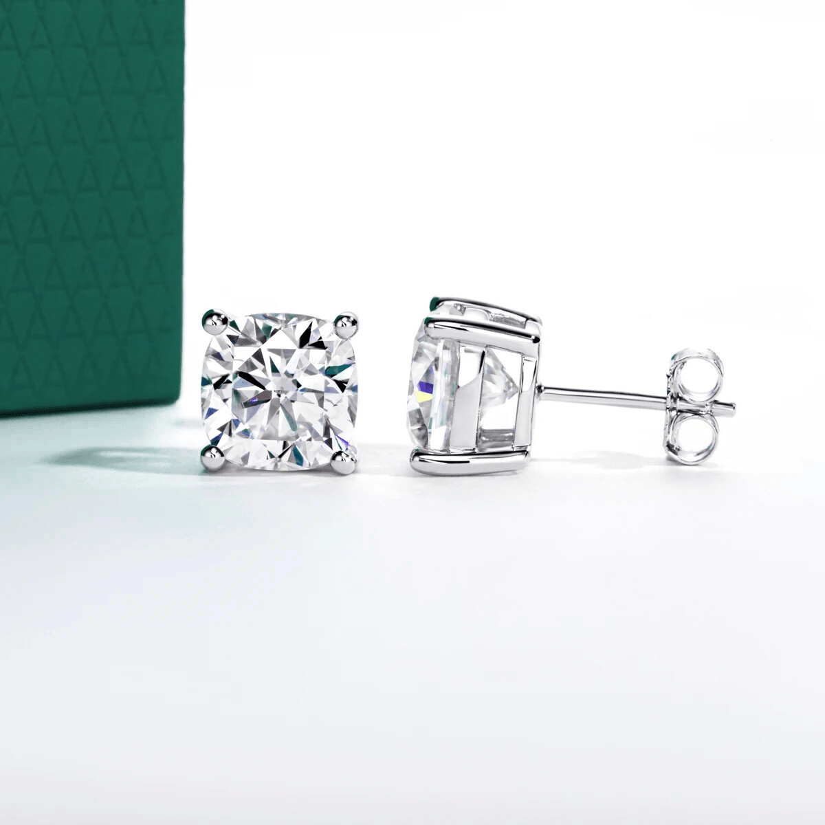 Brinco Cushion Moissanite Moissanite - Momi Jewel