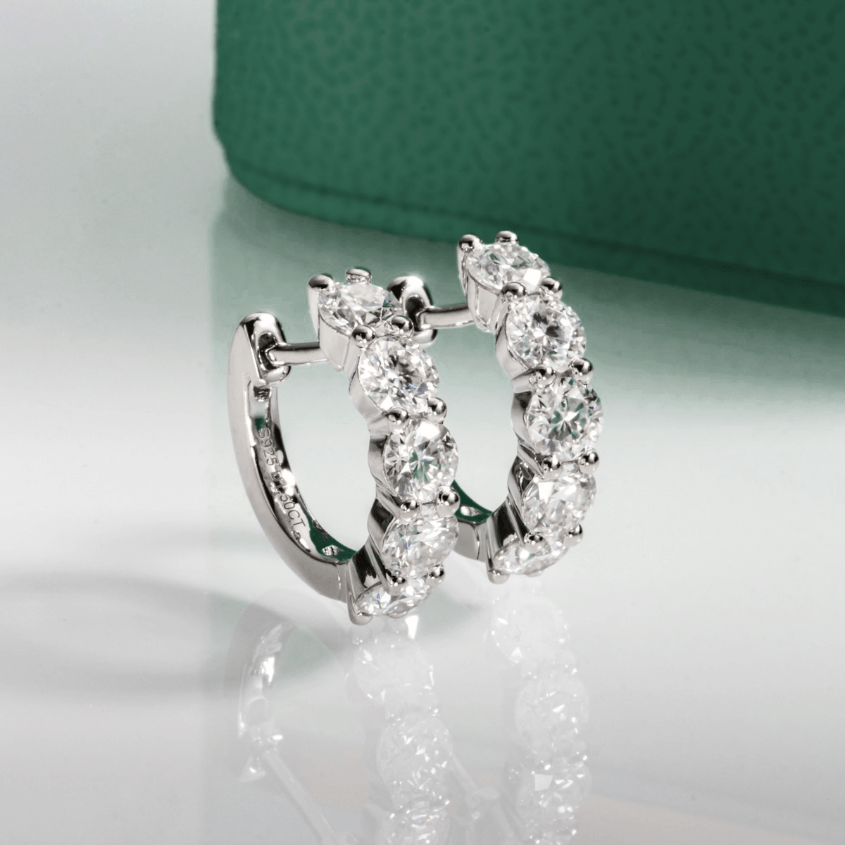 Brinco de Argola Moissanite Moissanite - Momi Jewel