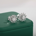Brinco Girassol Moissanite Moissanite - Momi Jewel