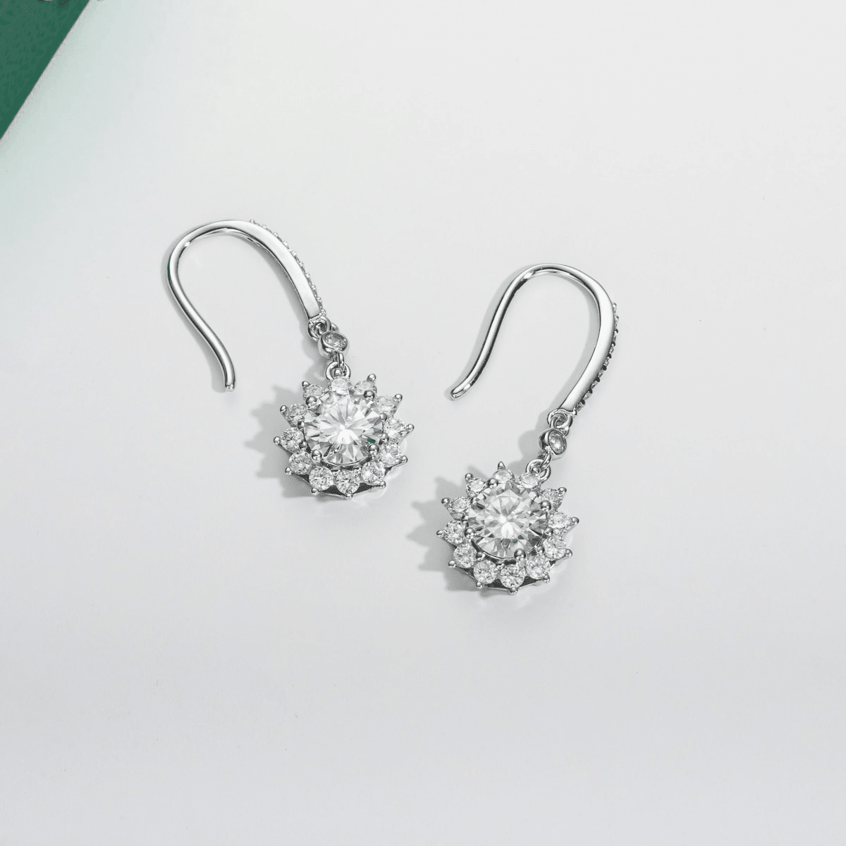 Brinco Gota Girassol Moissanite Moissanite - Momi Jewel