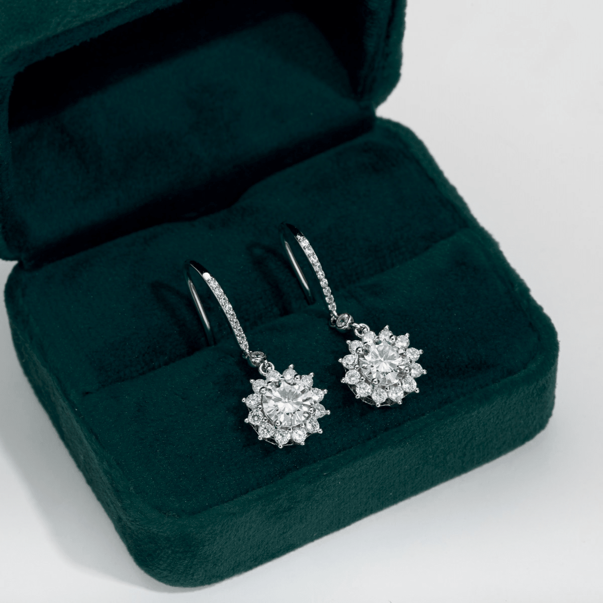 Brinco Gota Girassol Moissanite Moissanite - Momi Jewel