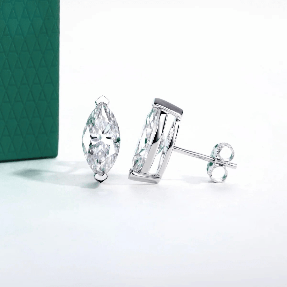 Brinco Navete Moissanite Moissanite - Momi Jewel