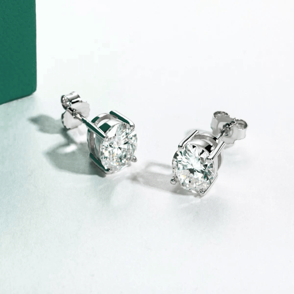 Brinco Oval Haste em Ouro 10k Moissanite - Momi Jewel