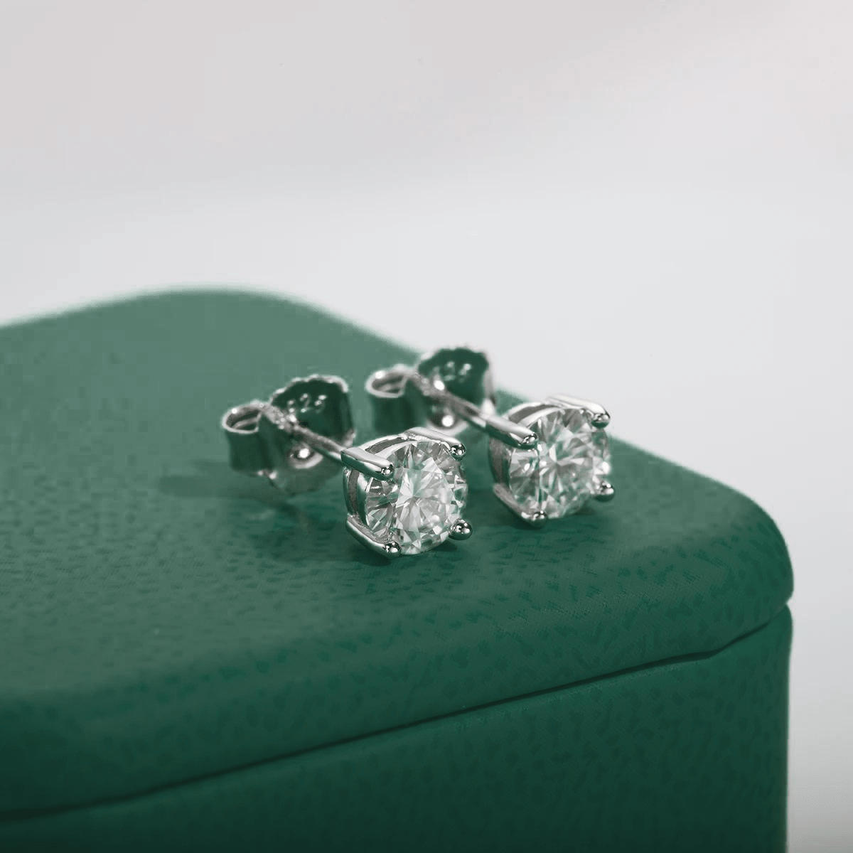 Brincos 4mm Moissanite Moissanite - Momi Jewel