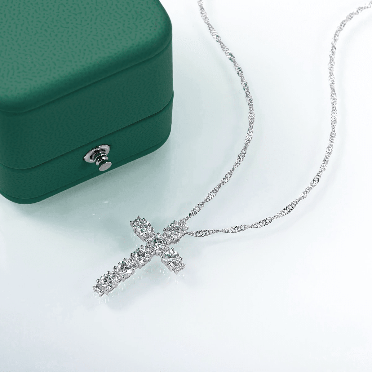 Colar Cruz Moissanite Moissanite - Momi Jewel