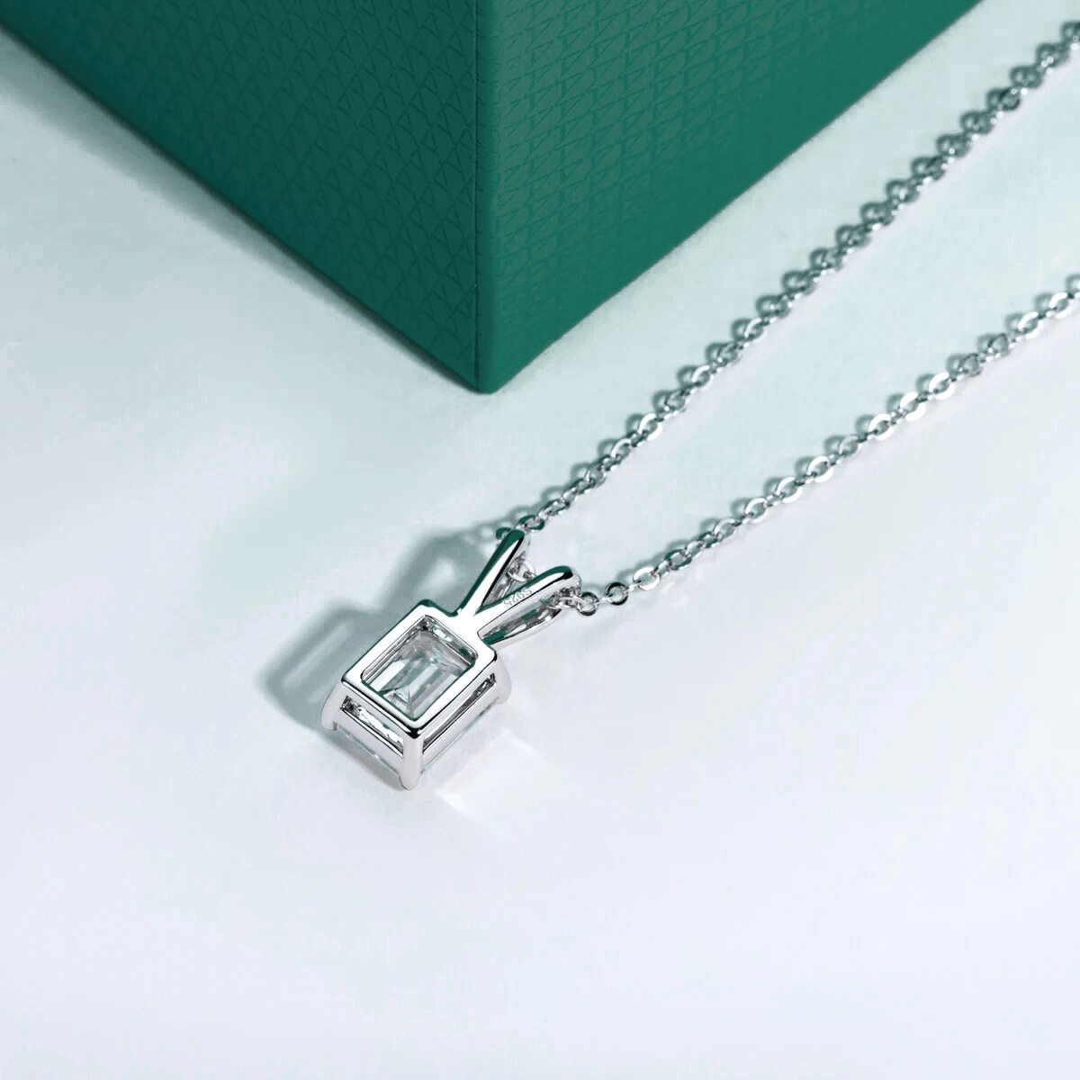 Colar Esmeralda Moissanite Moissanite - Momi Jewel