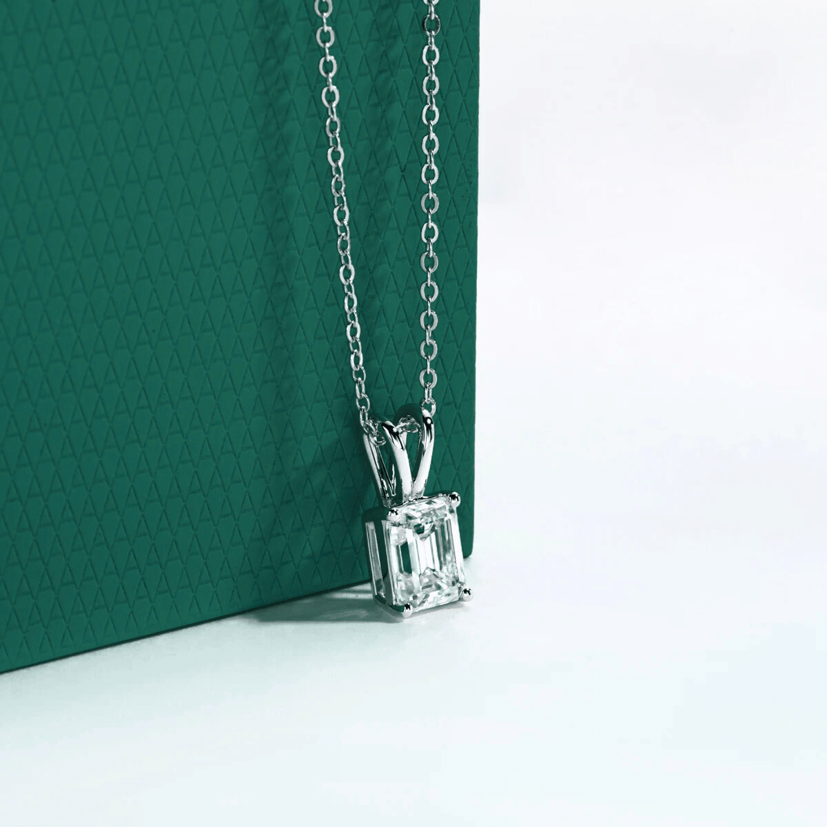 Colar Esmeralda Moissanite Moissanite - Momi Jewel