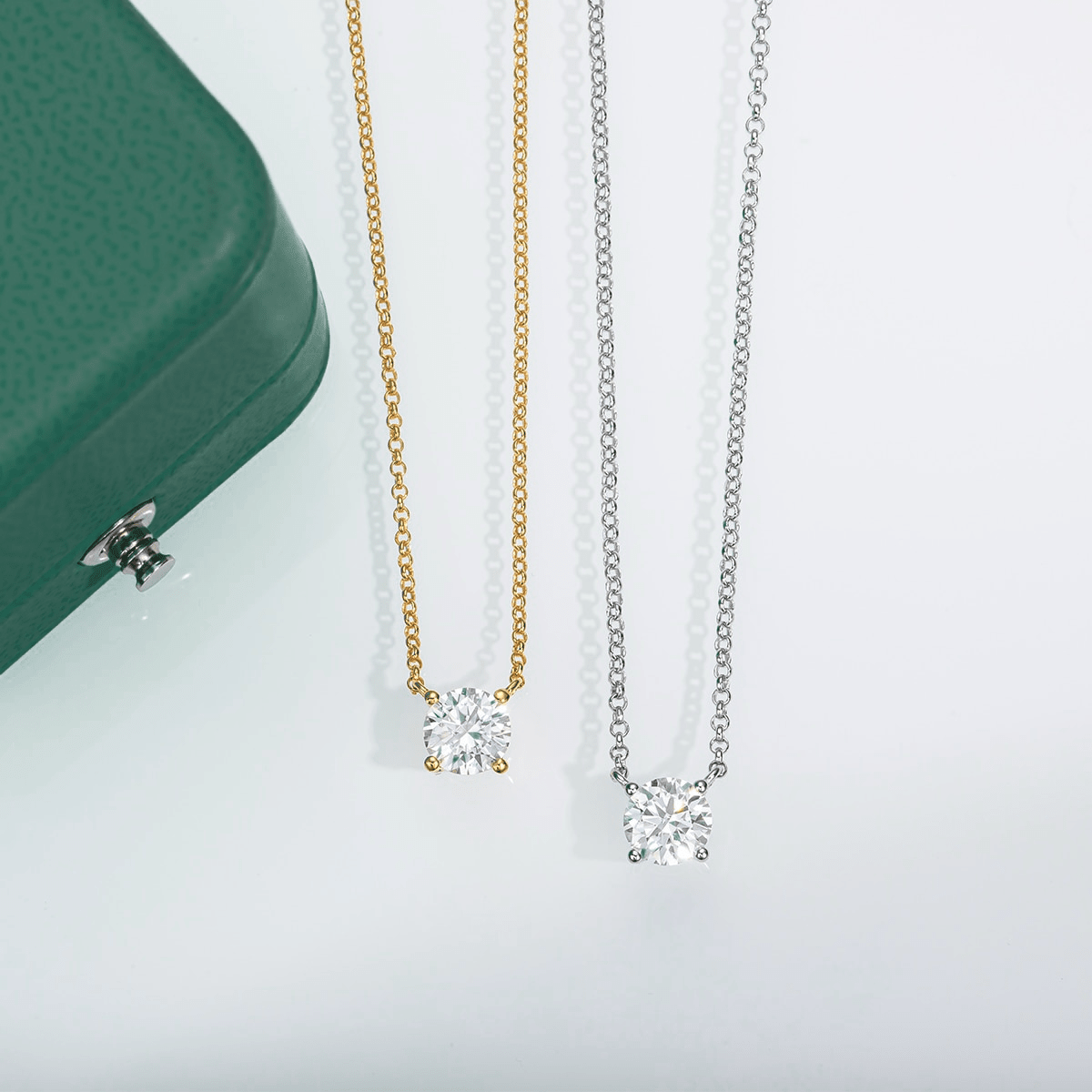 Colar Ponto de Luz 4 Garras Moissanite Moissanite - Momi Jewel