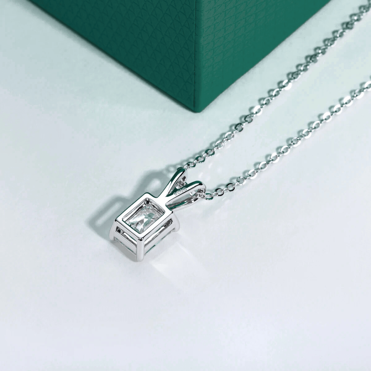 Colar Radiante Moissanite Moissanite - Momi Jewel