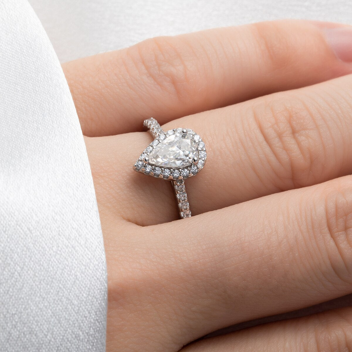 Anel Pear Moissanite Anel Solitário