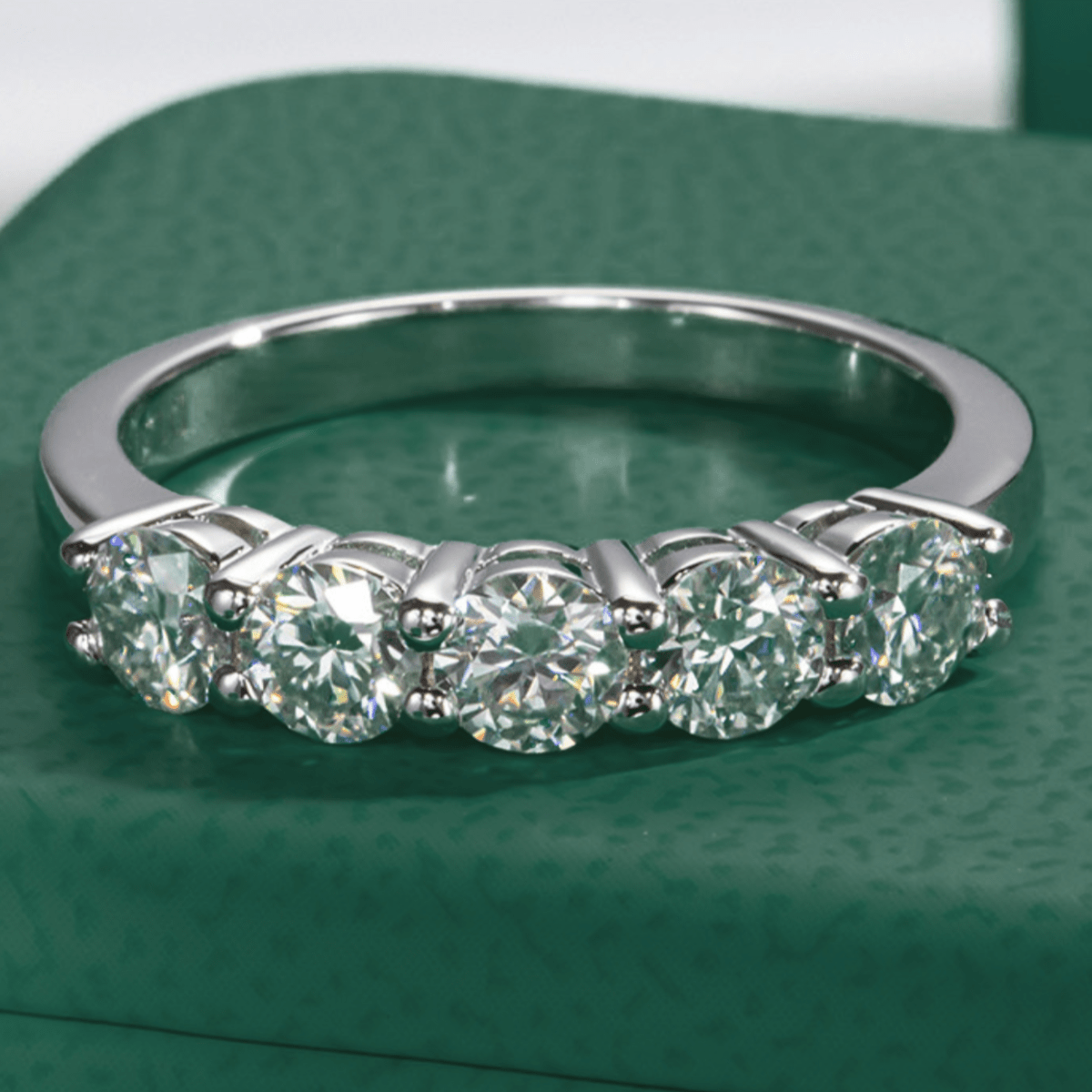 Meia Aliança 150 Pontos Moissanite Moissanite - Momi Jewel