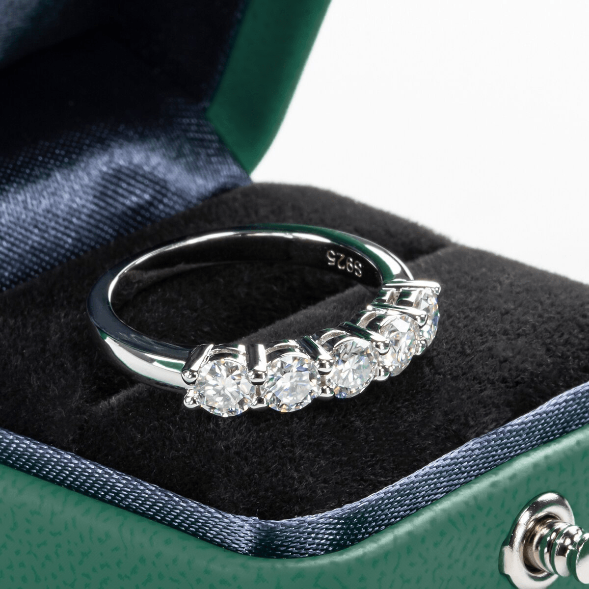 Meia Aliança 150 Pontos Moissanite Moissanite - Momi Jewel