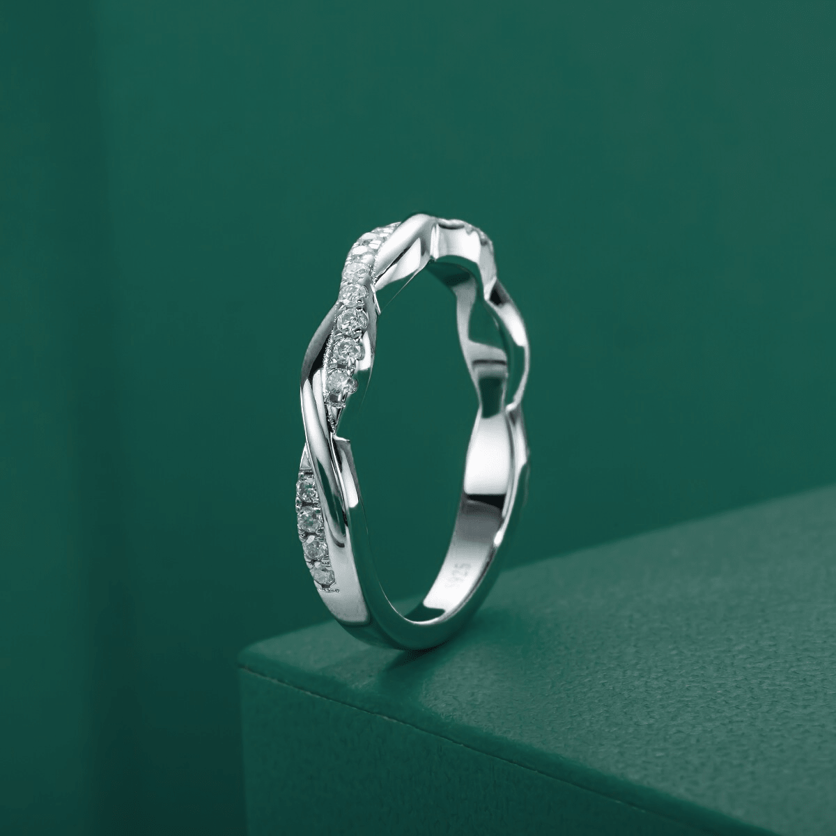 Meia Aliança Cross Moissanite Moissanite - Momi Jewel