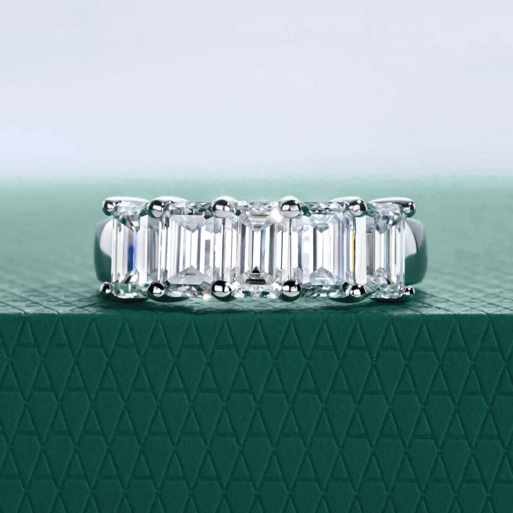 Meia Aliança Esmeralda Moissanite Moissanite - Momi Jewel