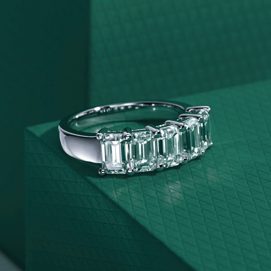 Meia Aliança Esmeralda Moissanite Moissanite - Momi Jewel