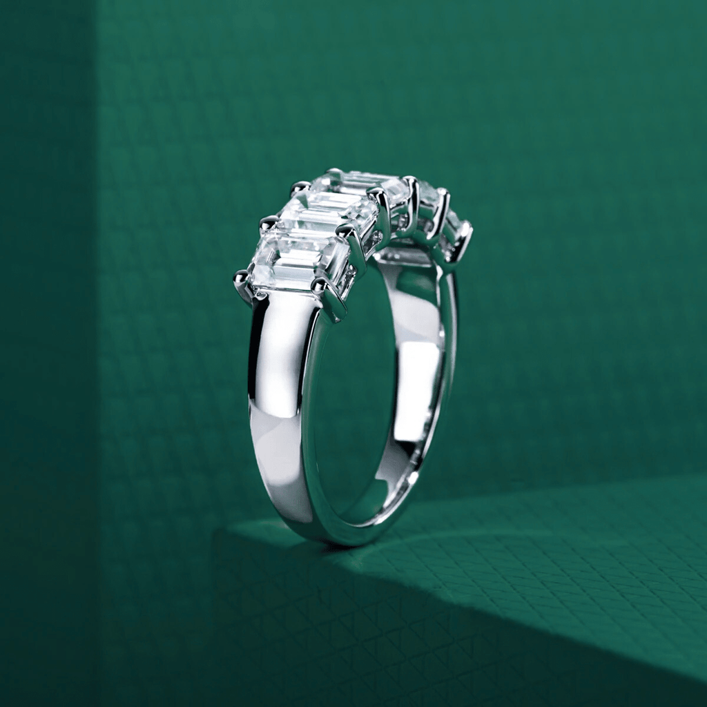 Meia Aliança Esmeralda Moissanite Moissanite - Momi Jewel