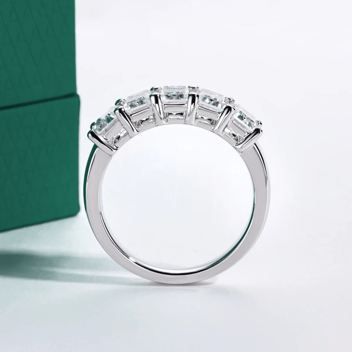 Meia Aliança Esmeralda Moissanite Moissanite - Momi Jewel