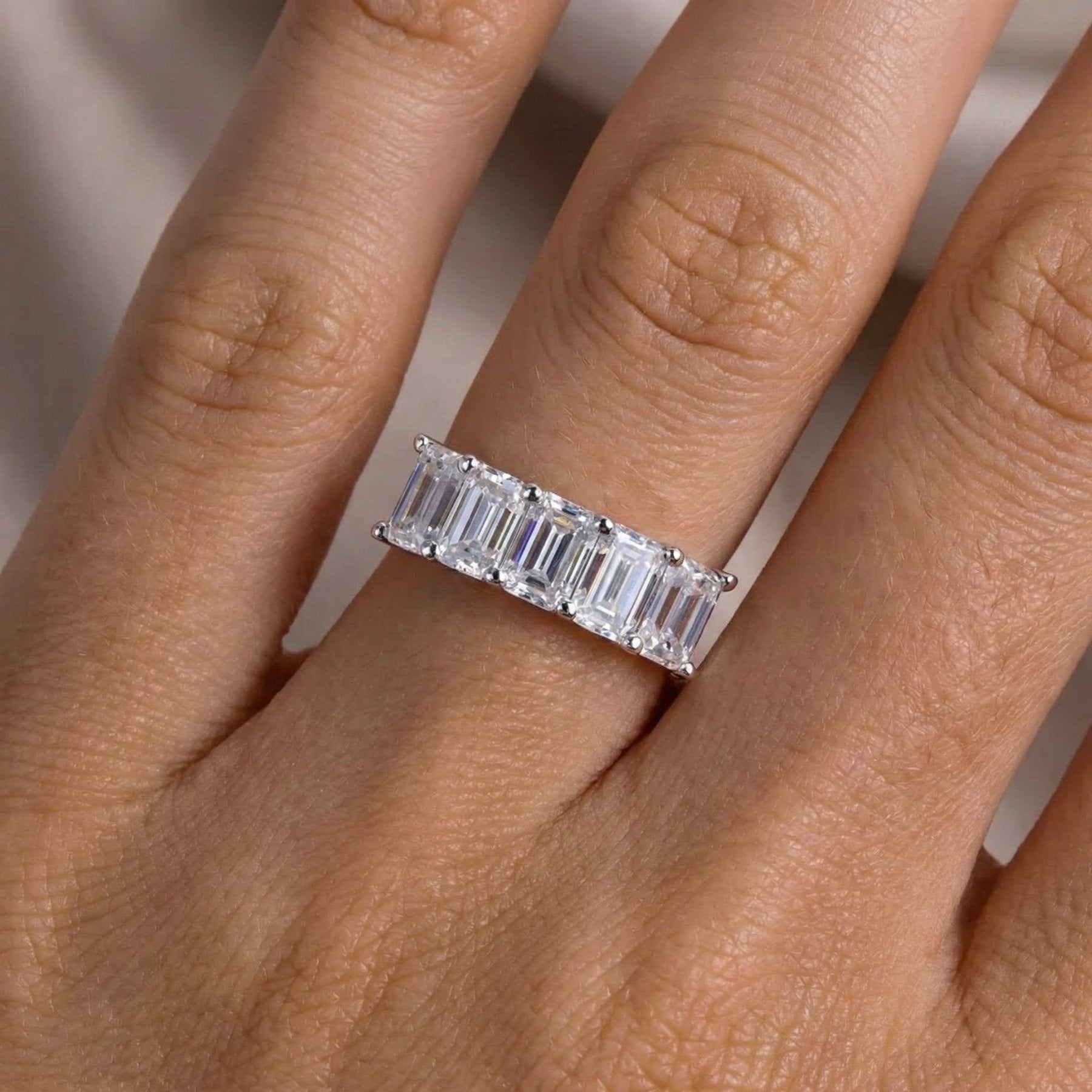 Meia Aliança Esmeralda Moissanite Moissanite - Momi Jewel