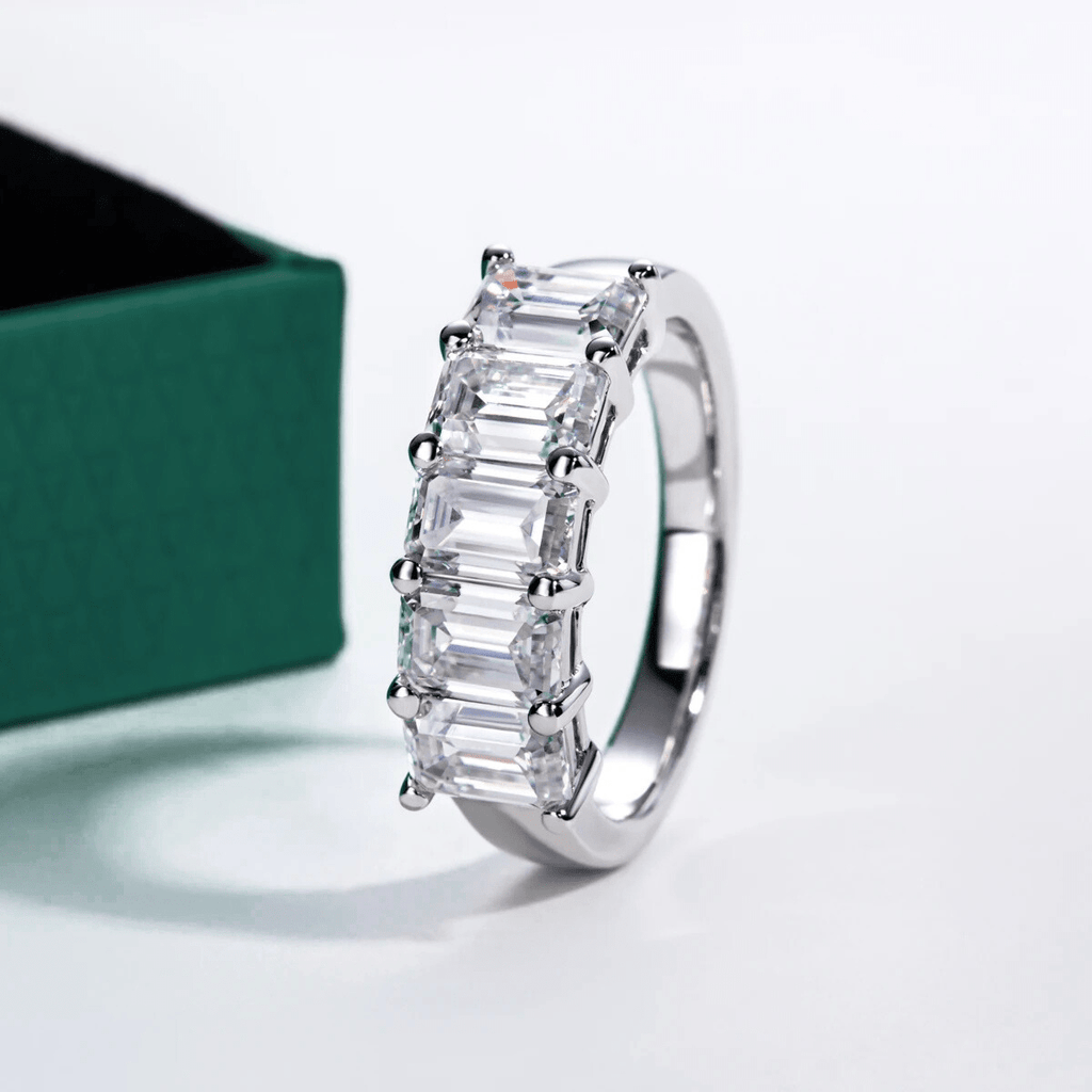 Meia Aliança Esmeralda Moissanite Moissanite - Momi Jewel
