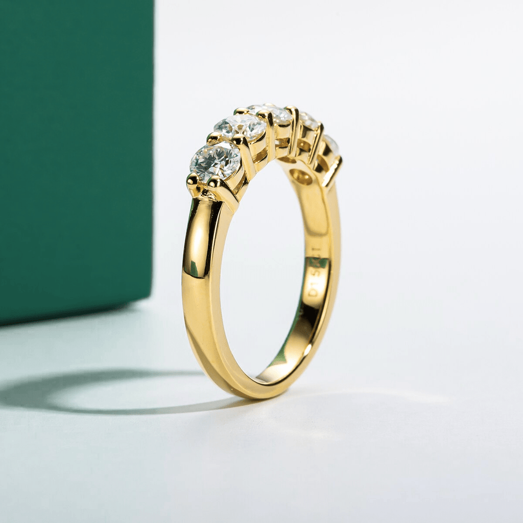 Meia Aliança Gold 150 Pontos Moissanite Moissanite - Momi Jewel