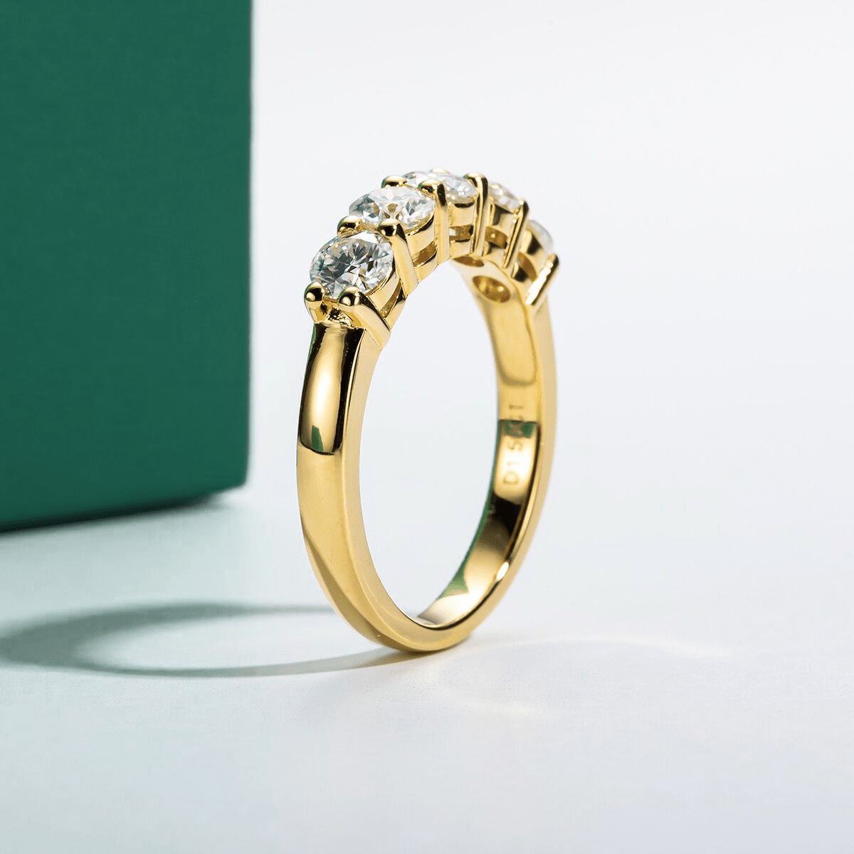 Meia Aliança Gold 150 Pontos Moissanite Moissanite - Momi Jewel