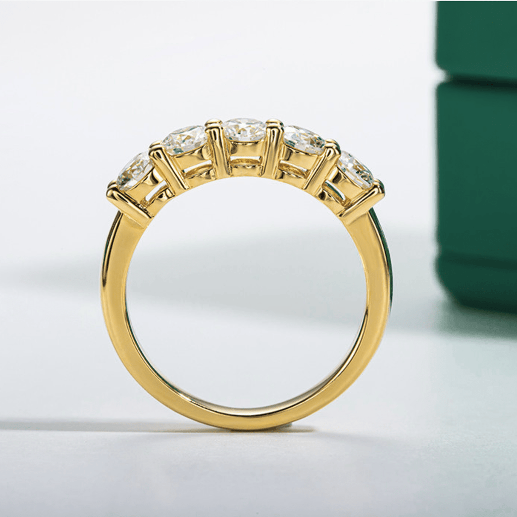 Meia Aliança Gold 150 Pontos Moissanite Moissanite - Momi Jewel