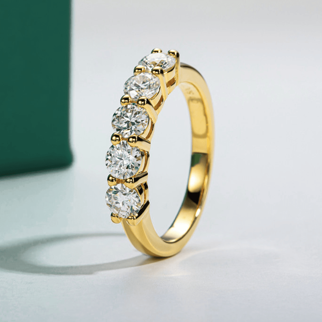 Meia Aliança Gold 150 Pontos Moissanite Moissanite - Momi Jewel