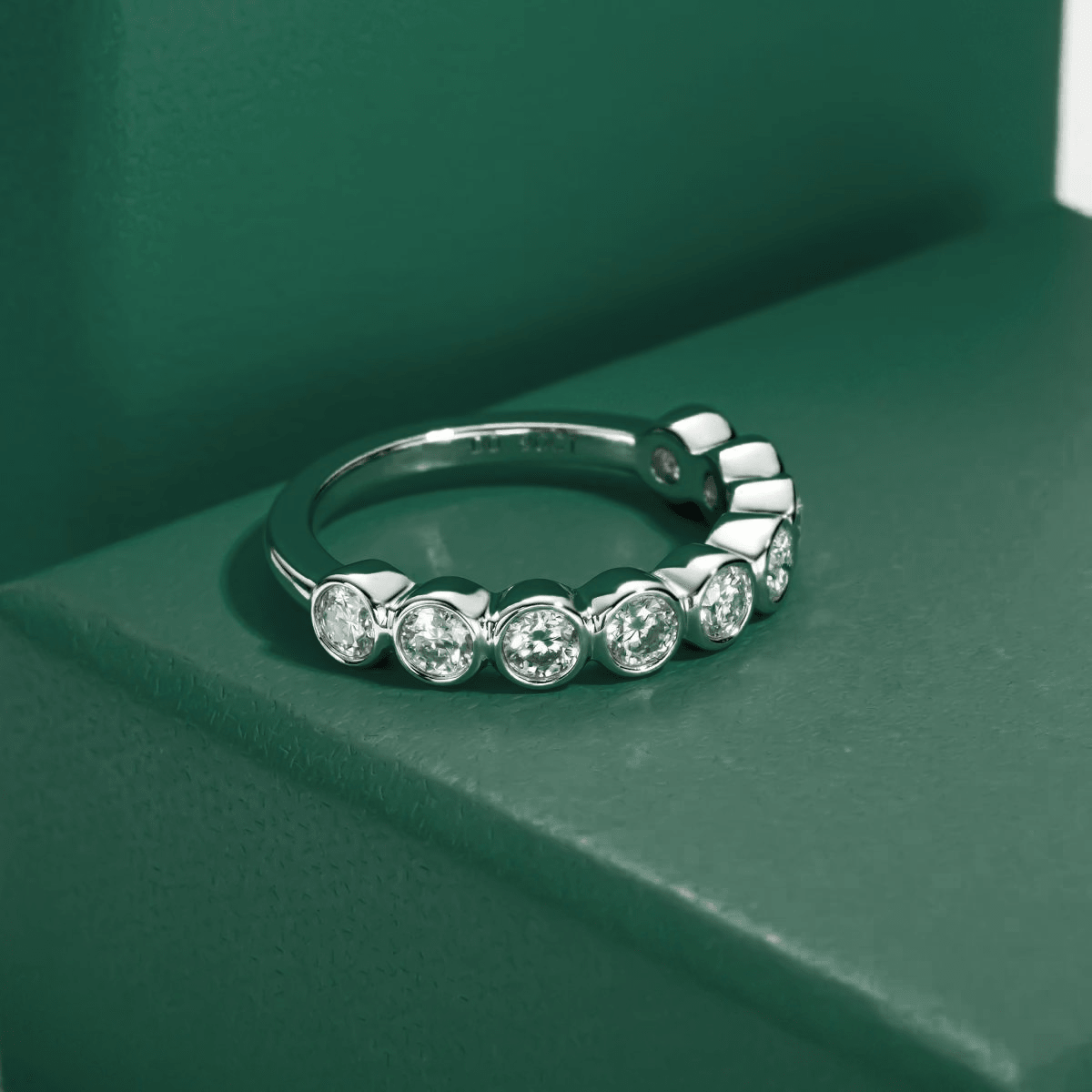Meia Aliança Harmony Moissanite Moissanite - Momi Jewel