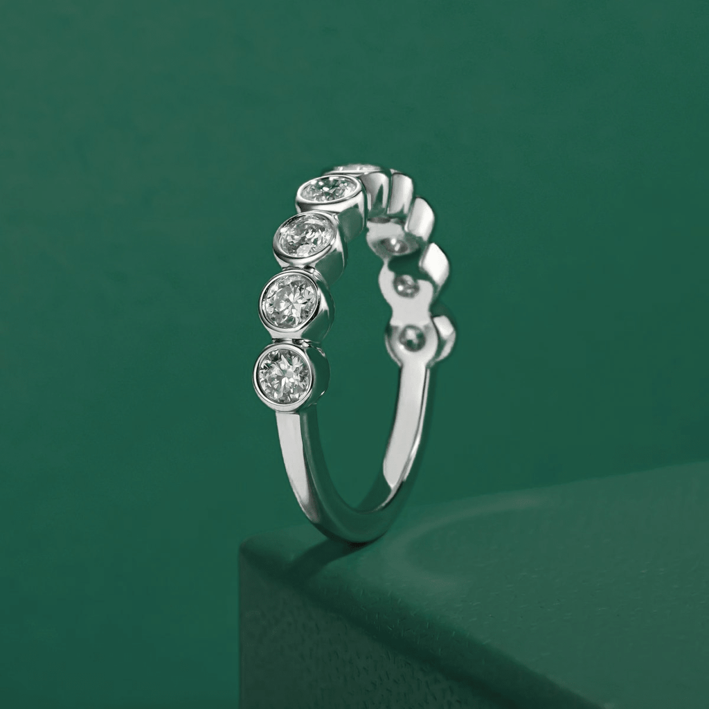 Meia Aliança Harmony Moissanite Moissanite - Momi Jewel